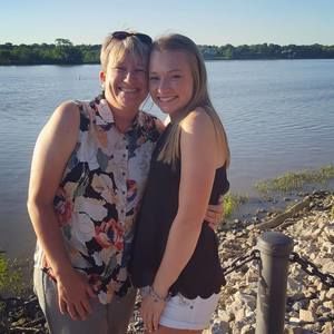 Meet your Posher, Stella